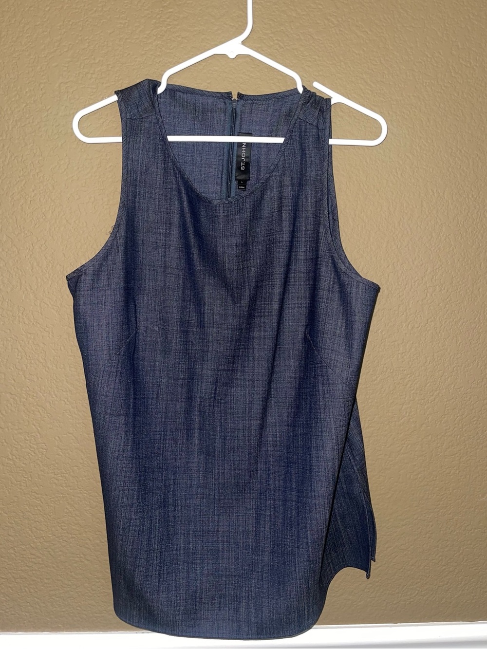 ST JOHN Sleeveless Navy Textured Shell Top
